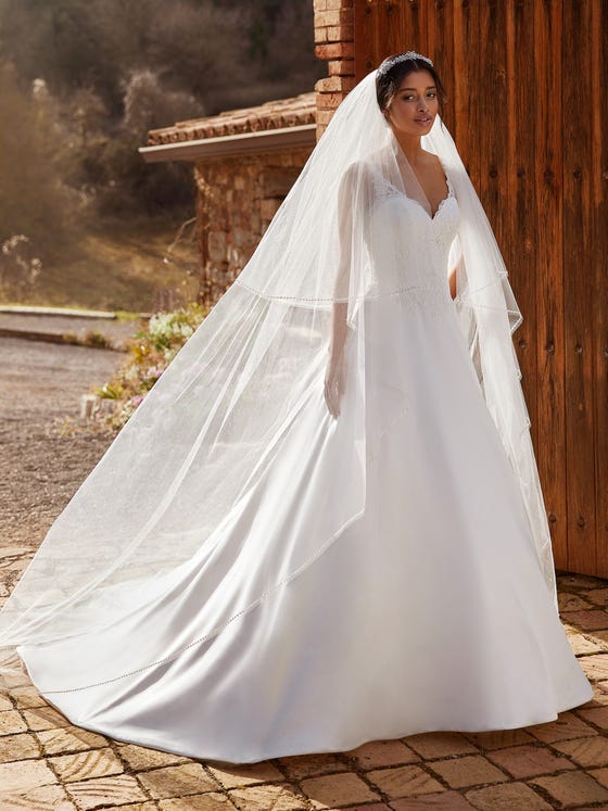 Amol Wedding Dress by White One — Bridal Rogue Gallery