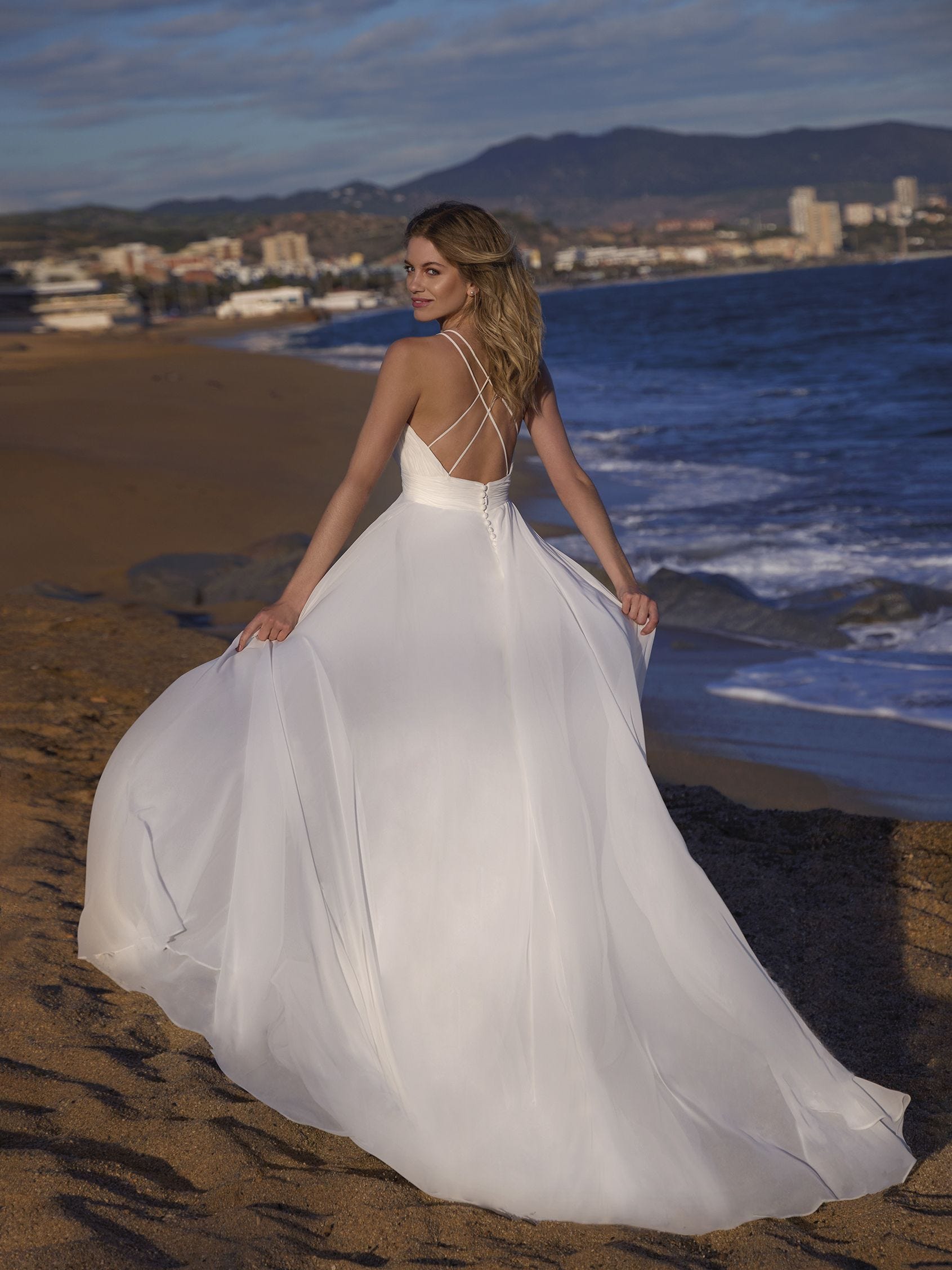 Vestido de outlet novia playa 2020