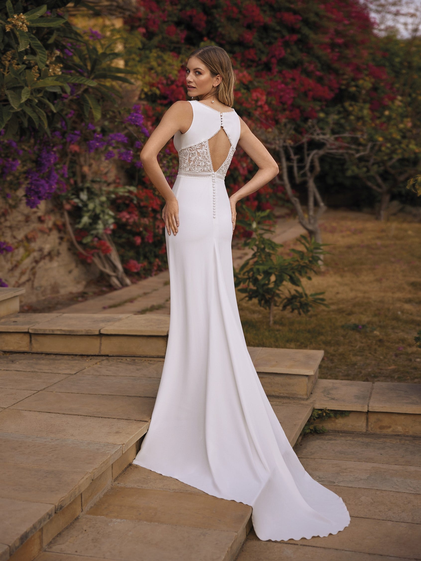 Fitted sheath best sale wedding dress