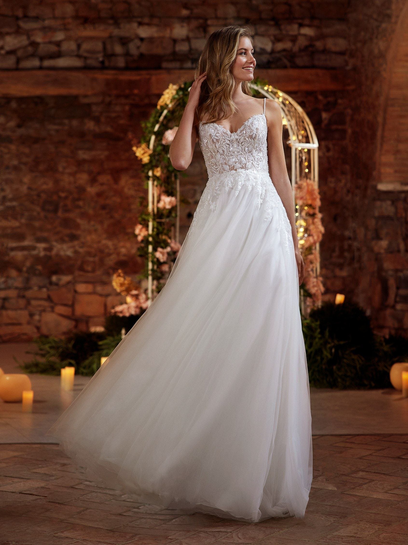 AMAWANA Mermaid wedding dress with V neck White One