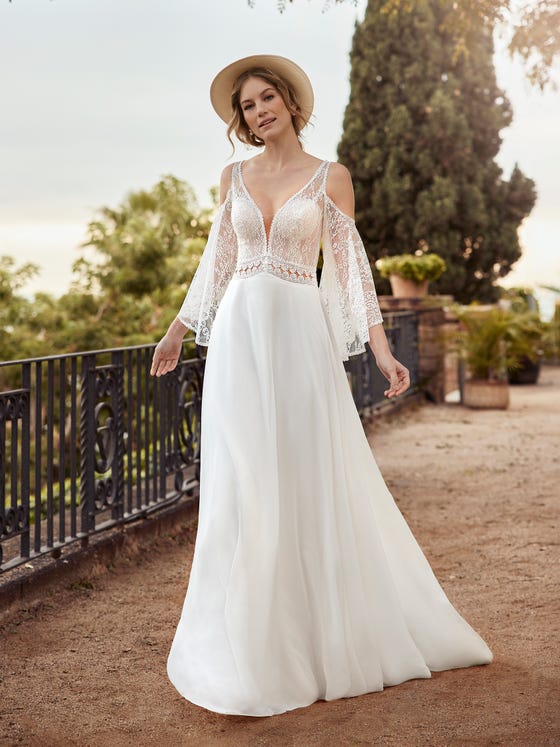 Size 22 W1 White One Sister Off White/Light Peach Gown – Bridal Sense